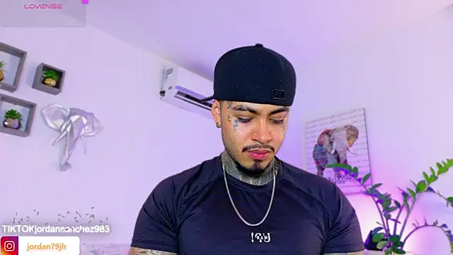 JordanSmiith  online show from March 27, 9:14 pm