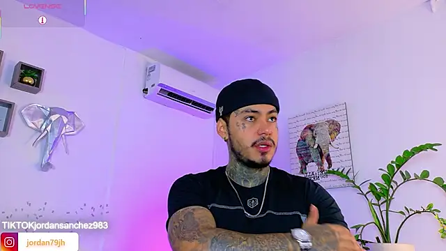 JordanSmiith  online show from June 21, 4:09 pm