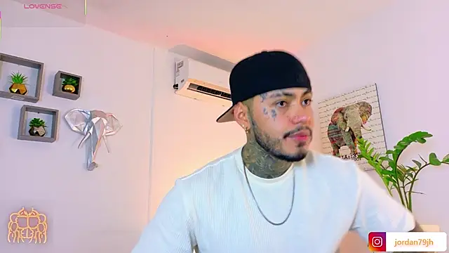 JordanSmiith  online show from July 9, 10:03 pm