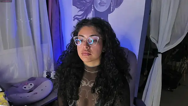 witchviolet online show from November 3, 2:13 am