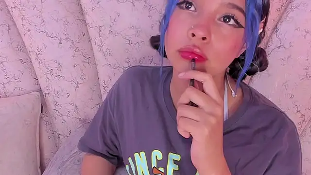 chloe watson  online show from January 30, 10:30 pm