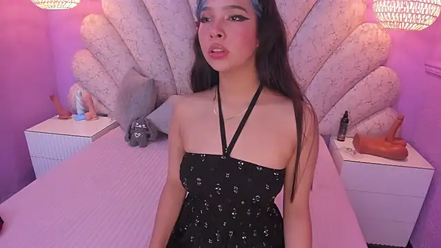 chloe watson  online show from February 14, 7:44 pm