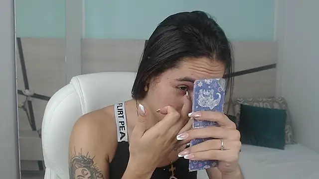 heidy hoiss online show from March 4, 2:17 am