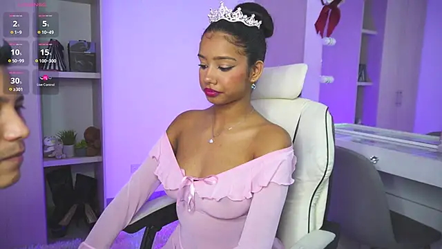 Snapshot of forever__young chatting on October 24, 4:20 am forever young online show from October 24, 4:20 am