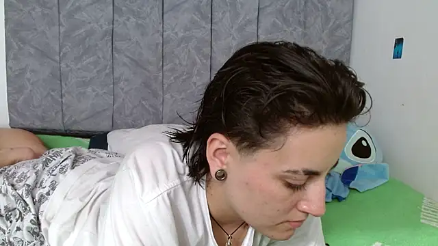 linda 33 online show from November 1, 8:11 pm