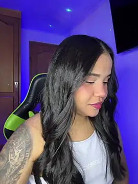 Snapshot of leila_22 chatting on July 21, 2:19 pm leila 22 online show from July 21, 2:19 pm