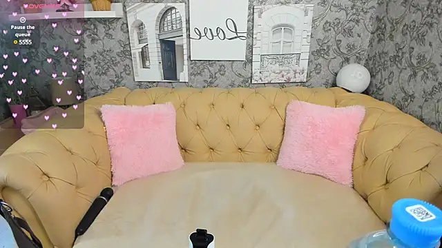 Tina Walker online show from January 24, 7:07 pm