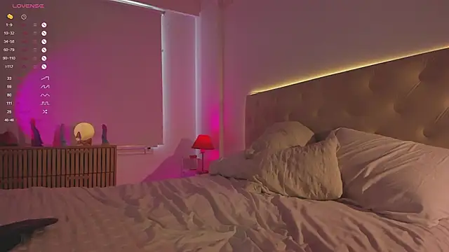 alaskavenom  online show from February 24, 2:04 pm