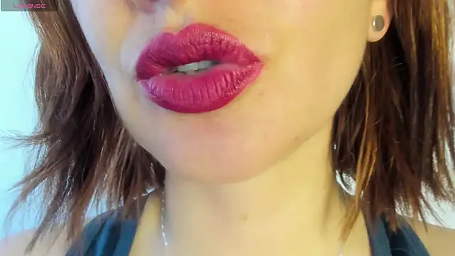 queen fetish online show from April 16, 3:13 pm