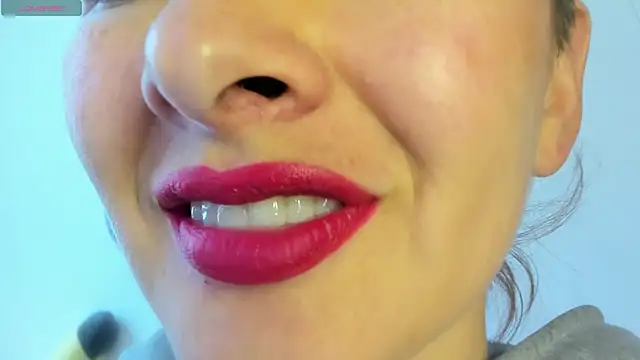 queen fetish online show from May 12, 7:00 pm