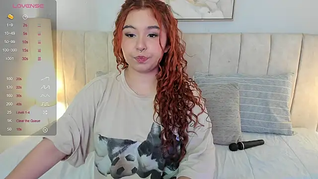 Snapshot of Atenea_cuteee chatting on October 3, 7:11 pm Atenea cuteee online show from October 3, 7:11 pm