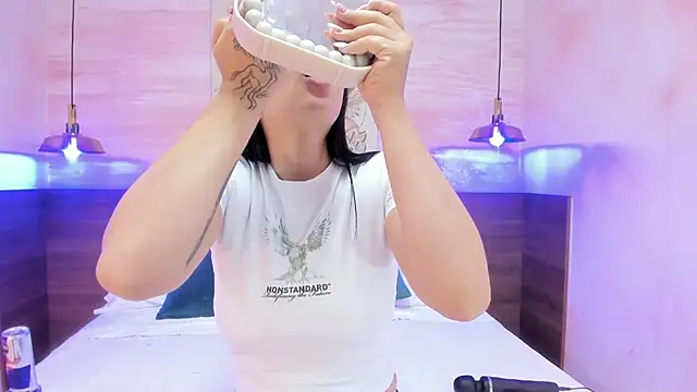 Snapshot of AnneDixie chatting on January 11, 3:11 am AnneDixie online show from January 11, 3:11 am