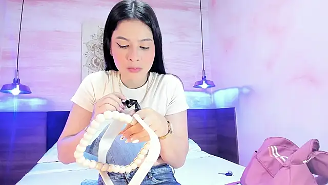 Snapshot of AnneDixie chatting on January 13, 3:12 am AnneDixie online show from January 13, 3:12 am