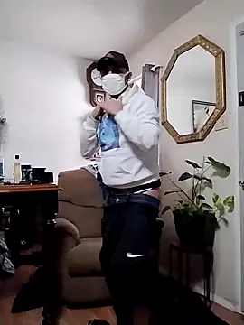 Snapshot of prettyboi6992 chatting on February 10, 4:47 pm prettyboi6992 online show from February 10, 4:47 pm