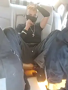 Snapshot of prettyboi6992 chatting on March 20, 9:02 pm prettyboi6992 online show from March 20, 9:02 pm