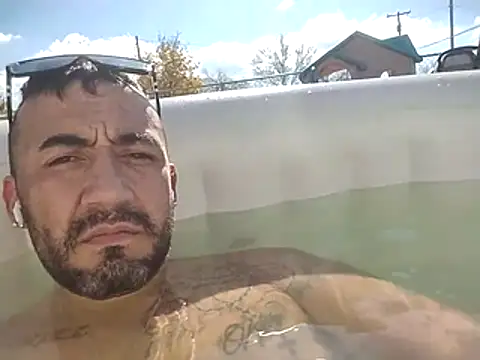 Snapshot of prettyboi6992 chatting on November 25, 6:41 pm prettyboi6992 online show from November 25, 6:41 pm