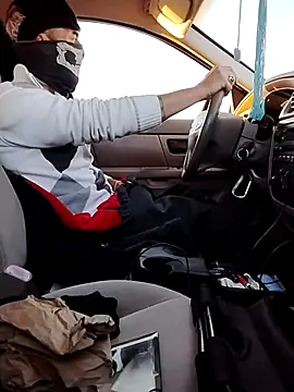 Snapshot of prettyboi6992 chatting on December 1, 2:11 pm prettyboi6992 online show from December 1, 2:11 pm