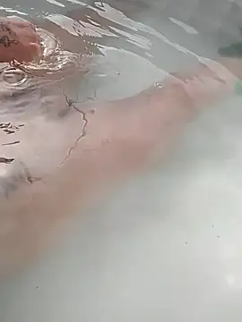 Snapshot of prettyboi6992 chatting on February 24, 4:27 pm prettyboi6992 online show from February 24, 4:27 pm