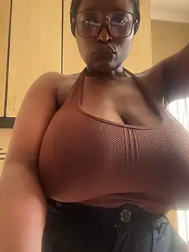 Bustygoddess32 online show from January 19, 5:37 am