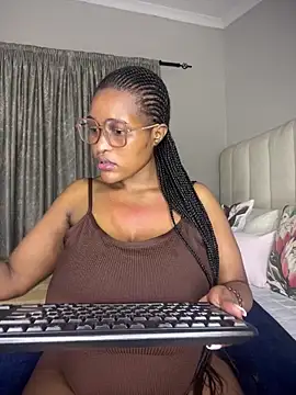 Bustygoddess32 online show from September 9, 11:15 pm