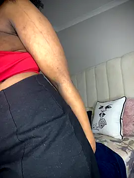 Bustygoddess32 online show from November 18, 6:40 am