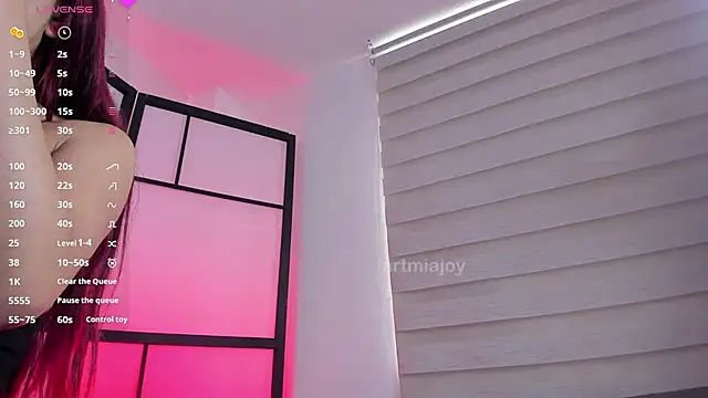 artmiaa online show from April 14, 12:44 pm