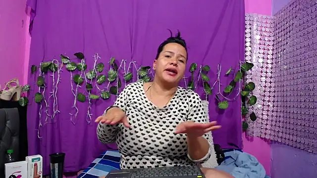 hazel 34 online show from February 12, 12:58 am