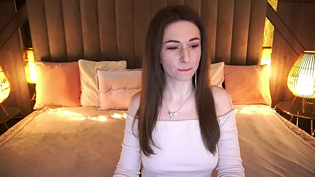 KimmmLi online show from March 5, 2:01 pm