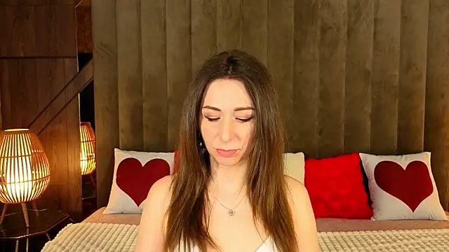 KimmmLi online show from February 14, 7:05 am