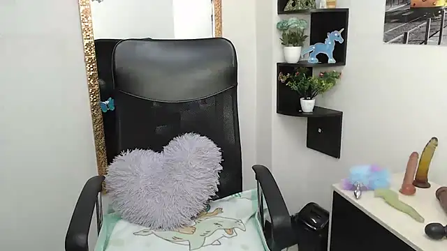 Prety Nany online show from February 1, 1:20 pm