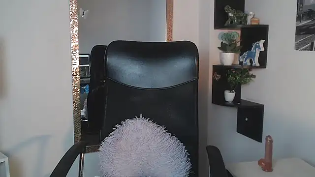 Prety Nany online show from February 21, 7:10 pm