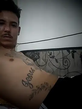 Snapshot of DG0022 chatting on March 5, 3:08 pm DG0022 online show from March 5, 3:08 pm