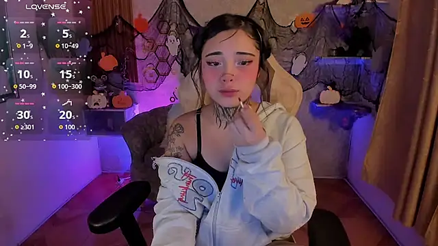 mia catt05 online show from October 26, 7:14 am