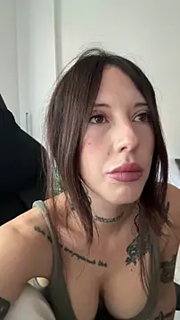 Snapshot of BellaGiaxx chatting on November 1, 1:13 pm BellaGiaxx online show from November 1, 1:13 pm