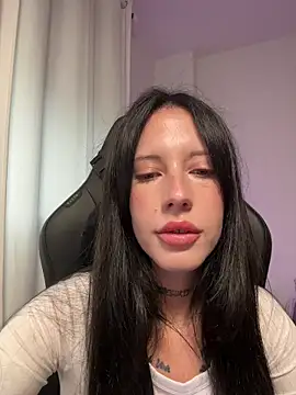 Snapshot of BellaGiaxx chatting on December 16, 2:55 pm BellaGiaxx online show from December 16, 2:55 pm