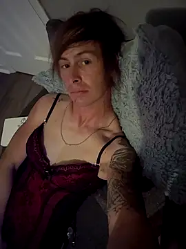 Snapshot of cdressupdiva chatting on February 15, 11:30 am cdressupdiva online show from February 15, 11:30 am