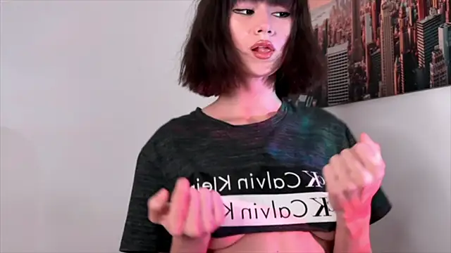 Snapshot of Raven__Blod chatting on September 30, 11:43 pm Raven  Blod online show from September 30, 11:43 pm