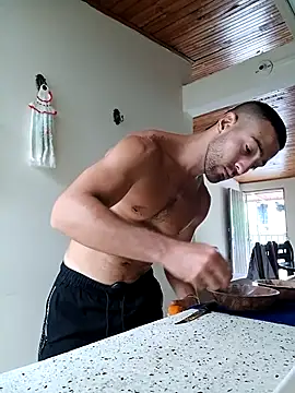 Snapshot of sebasxx97 chatting on February 20, 1:40 pm sebasxx97 online show from February 20, 1:40 pm