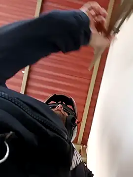 Snapshot of sebasxx97 chatting on September 9, 2:27 pm sebasxx97 online show from September 9, 2:27 pm