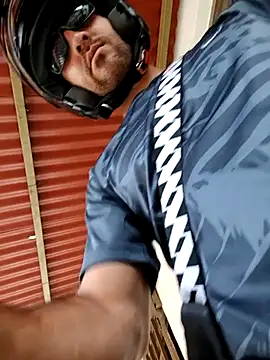 Snapshot of sebasxx97 chatting on September 10, 1:44 pm sebasxx97 online show from September 10, 1:44 pm