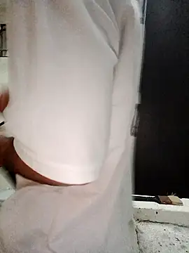 Snapshot of sebasxx97 chatting on November 16, 11:05 am sebasxx97 online show from November 16, 11:05 am