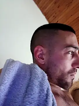 Snapshot of sebasxx97 chatting on December 13, 8:04 pm sebasxx97 online show from December 13, 8:04 pm