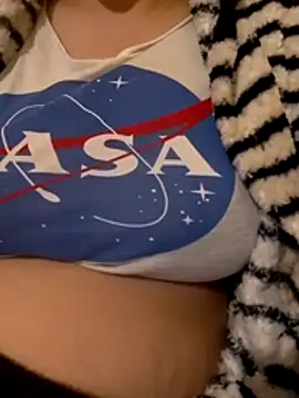 Snapshot of Zanoba-16 chatting on March 8, 12:31 pm Zanoba-16 online show from March 8, 12:31 pm