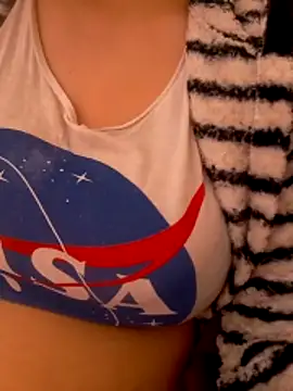 Snapshot of Zanoba-16 chatting on March 13, 2:34 pm Zanoba-16 online show from March 13, 2:34 pm