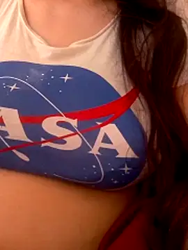 Snapshot of Zanoba-16 chatting on April 1, 1:41 pm Zanoba-16 online show from April 1, 1:41 pm