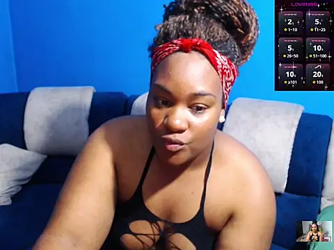 Snapshot of the_pearl199 chatting on November 13, 2:21 am the pearl199 online show from November 13, 2:21 am