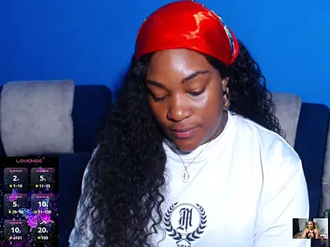 Snapshot of the_pearl199 chatting on February 9, 2:37 am the pearl199 online show from February 9, 2:37 am