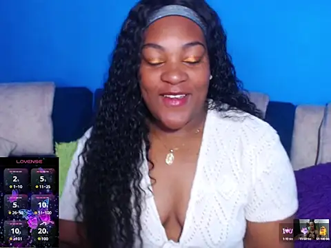 Snapshot of the_pearl199 chatting on February 10, 1:15 pm the pearl199 online show from February 10, 1:15 pm