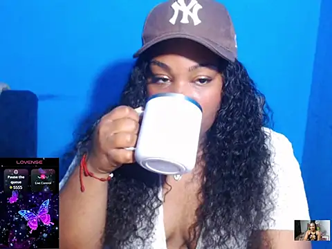 Snapshot of the_pearl199 chatting on February 26, 4:11 am the pearl199 online show from February 26, 4:11 am