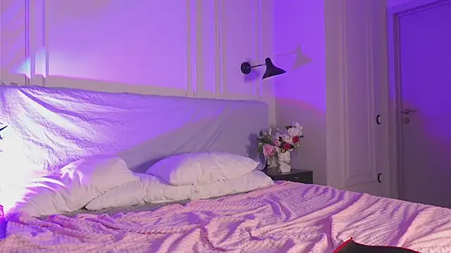 Beatrica Klein online show from December 20, 6:35 pm